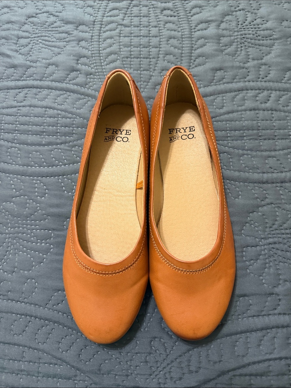 FRYE AND CO. Women's Caramel Leather Ballet Flats